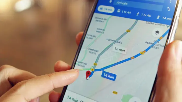 Google Maps gives you better control with the blue dot